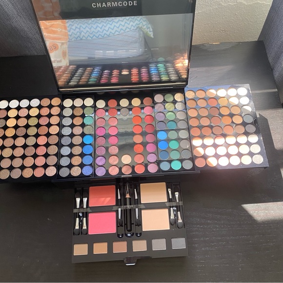 Makeup kit & Eye Primer - Picture 2 of 11